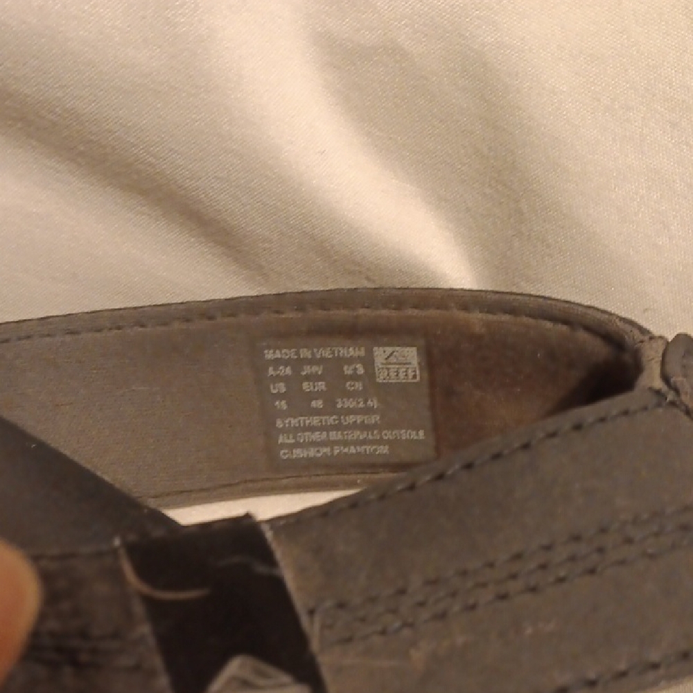 Reef Black Flip-Flops - Picture 2 of 8